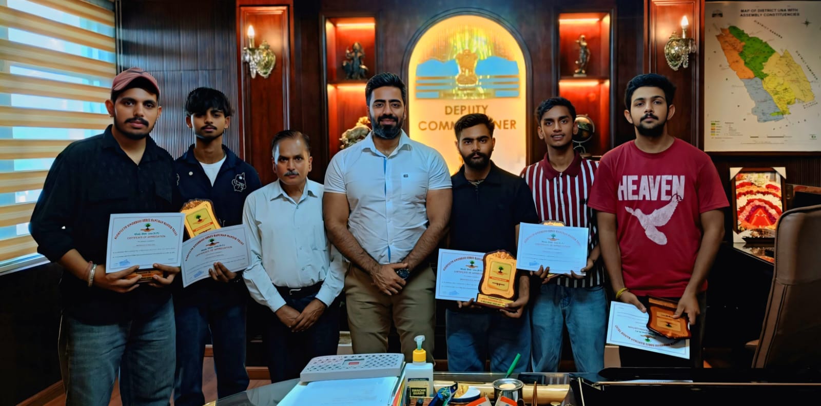 युवाओं ने रोपे 250 पौधे, उपायुक्त जतिन लाल ने किया सम्मानित*